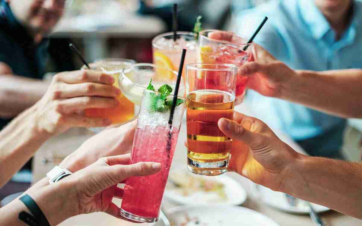 Alcol e CBD: si possono usare contemporaneamente?