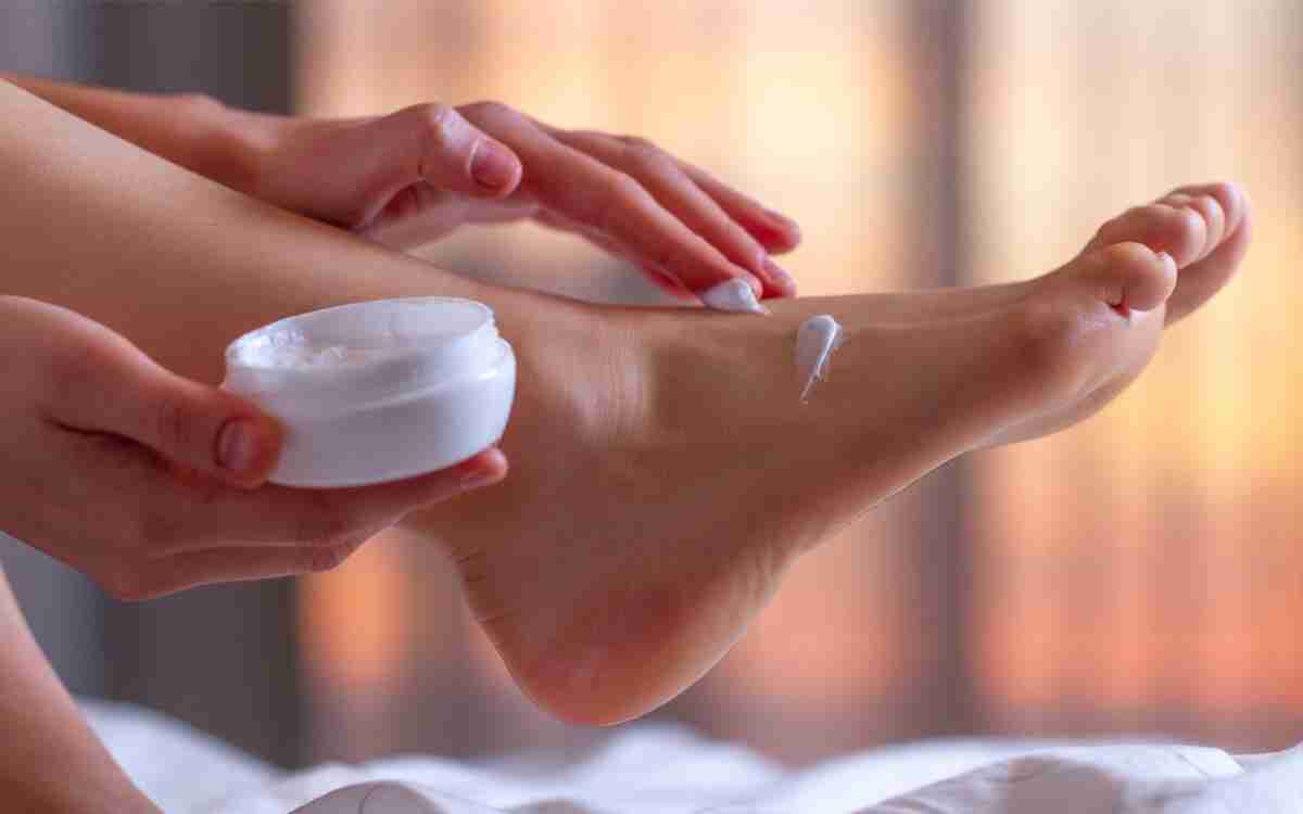 Crema per duroni ai piedi: un aiuto concreto contro calli e ragadi